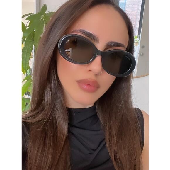 NEW Gucci GG1587S 001 Oval Black Sunglasses